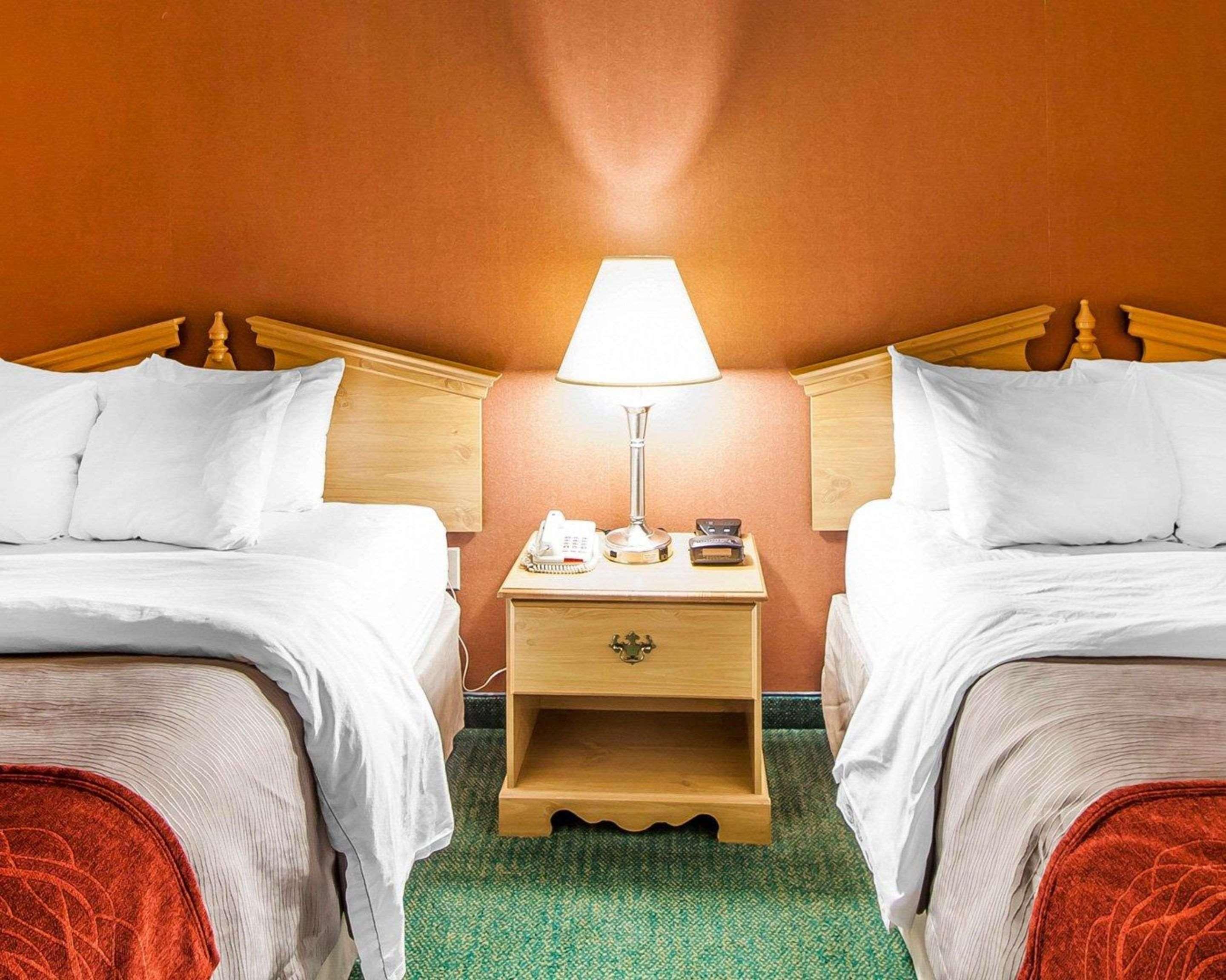 Econo Lodge Ньюпорт Экстерьер фото