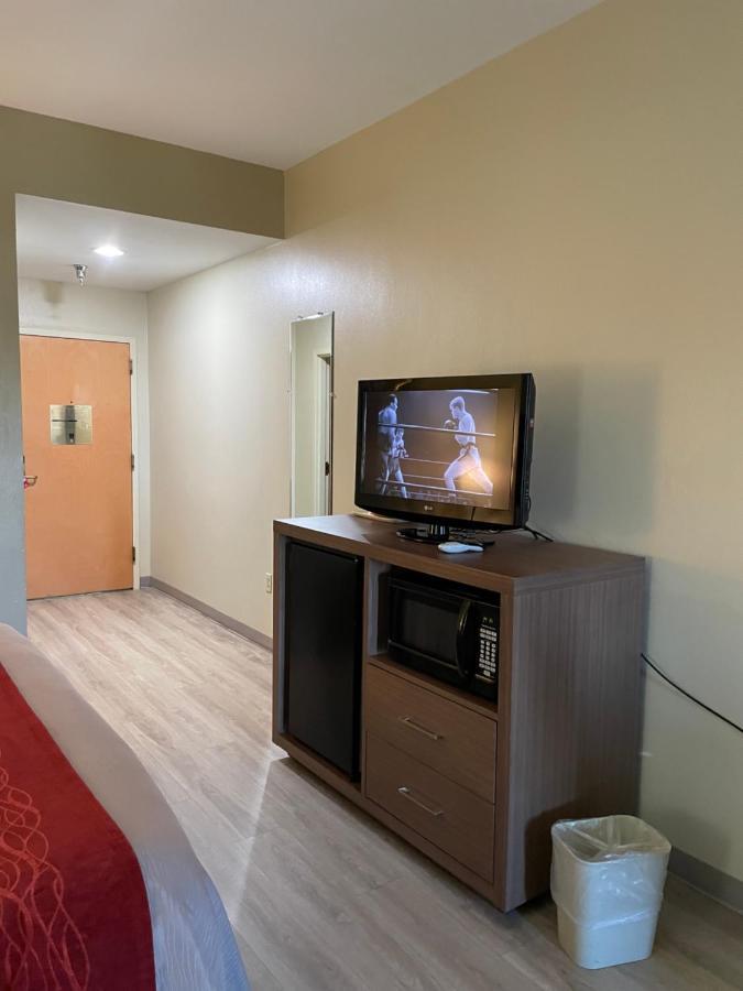 Econo Lodge Ньюпорт Экстерьер фото