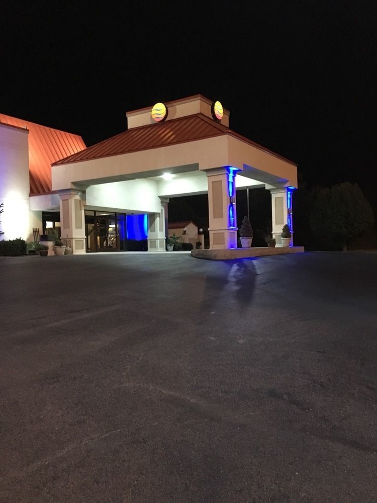 Econo Lodge Ньюпорт Экстерьер фото